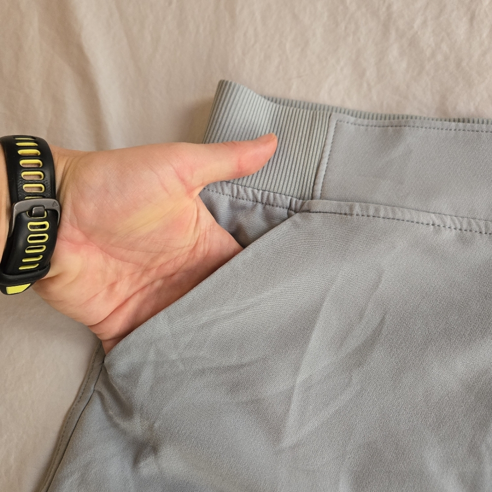 32 Degrees Women's Performance Skort Pastel Sage Green - Picture 3 of 7